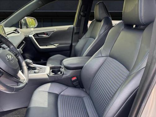 2019 Toyota RAV4 Hybrid SE