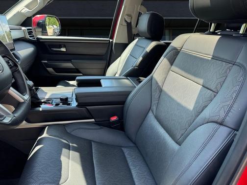 2023 Toyota Sequoia SR5
