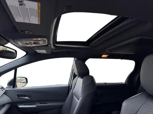 2022 Toyota Sienna XSE 7 Passenger