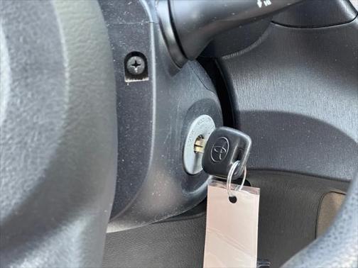 2012 Toyota Yaris L