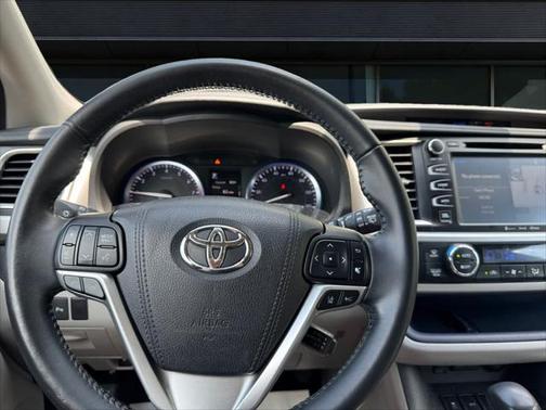 2017 Toyota Highlander Limited Platinum