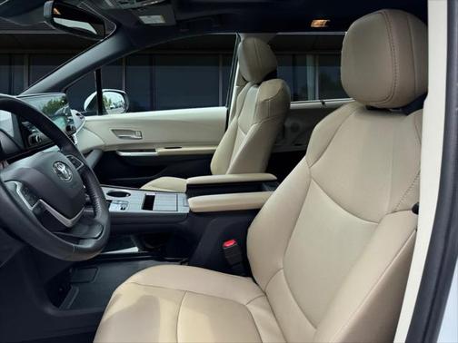 2024 Toyota Sienna XLE 7 Passenger