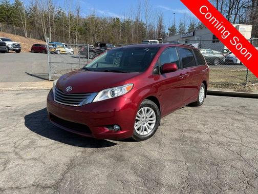 2017 Toyota Sienna XLE