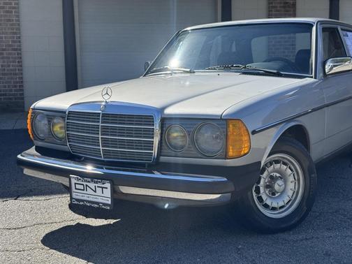1984 Mercedes-Benz E-Class 300 D