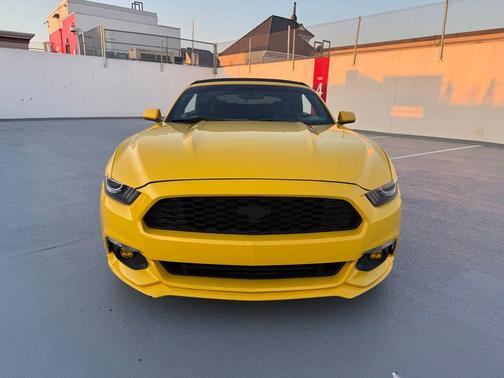 Triple Yellow Tri-Coat 2016 Ford Mustang V6