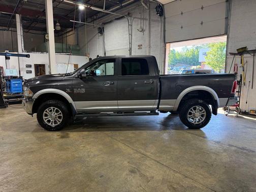 Granite Crystal Metallic Clearcoat 2015 RAM 2500 Laramie
