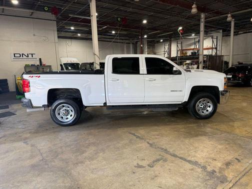 Summit White 2019 Chevrolet Silverado 2500 LT