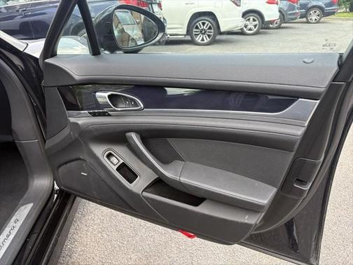 2015 Porsche Panamera 4