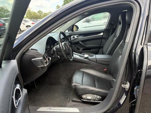 2015 Porsche Panamera 4