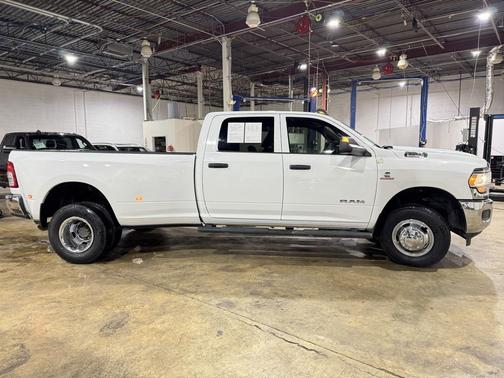 2021 RAM 3500 Tradesman Crew Cab 4x4 8' Box