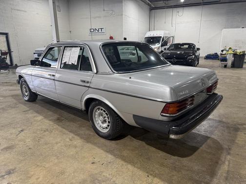 1985 Mercedes-Benz E-Class 300 D