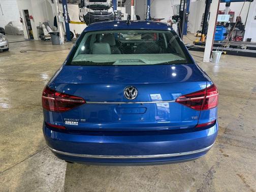 Blue Metallic 2017 Volkswagen Passat 1.8T SE