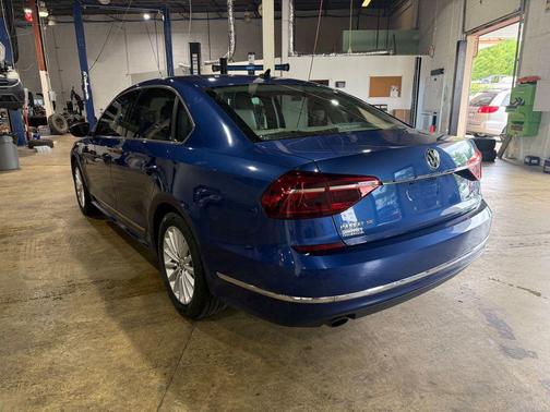 Blue Metallic 2017 Volkswagen Passat 1.8T SE