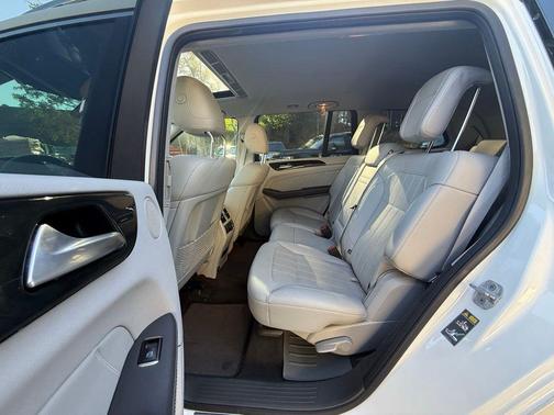 White 2015 Mercedes-Benz GL-Class 4MATIC