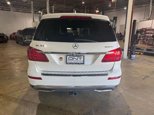 White 2015 Mercedes-Benz GL-Class 4MATIC