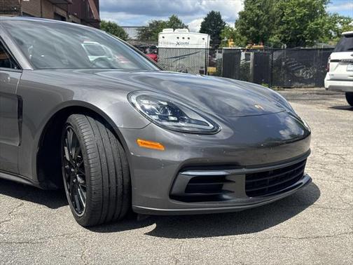 2018 Porsche Panamera Base