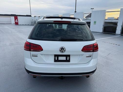 2017 Volkswagen Golf Alltrack TSI SE