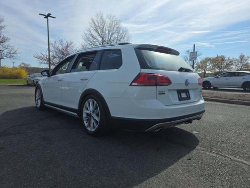 2017 Volkswagen Golf Alltrack TSI SE
