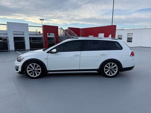 2017 Volkswagen Golf Alltrack TSI SE