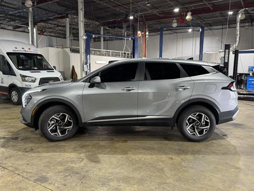 2024 Kia Sportage LX