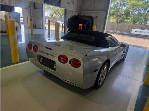 Ricochet Silver Metallic 2004 Chevrolet Corvette Base