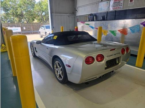 Ricochet Silver Metallic 2004 Chevrolet Corvette Base