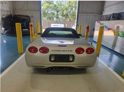 Ricochet Silver Metallic 2004 Chevrolet Corvette Base