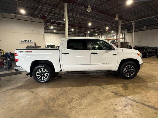 Super White 2015 Toyota Tundra SR5