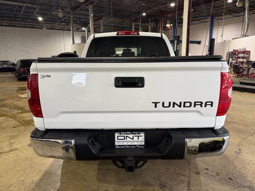Super White 2015 Toyota Tundra SR5