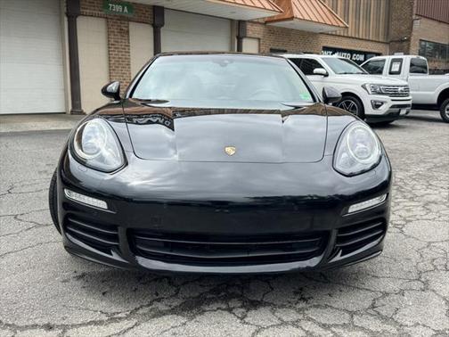 2016 Porsche Panamera 2