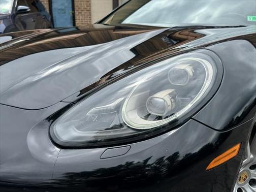 2016 Porsche Panamera 2