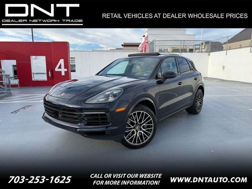 Moonlight Blue Metallic 2019 Porsche Cayenne S