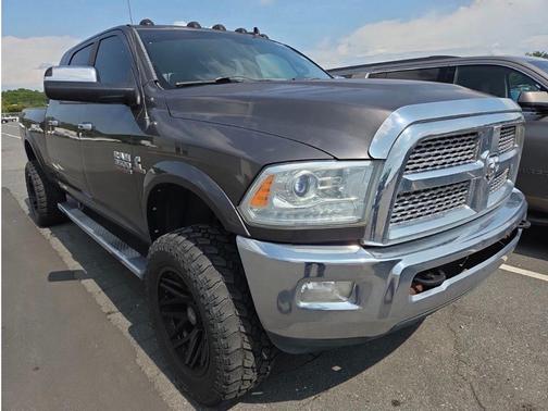 Granite Crystal Metallic Clearcoat 2014 RAM 3500 Laramie