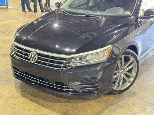 2019 Volkswagen Passat 2.0T R-Line