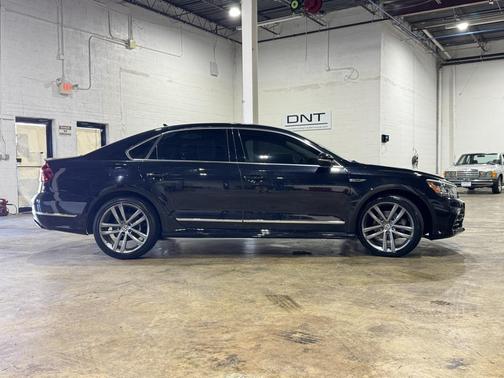 2019 Volkswagen Passat 2.0T R-Line