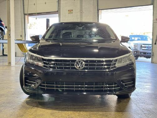 2019 Volkswagen Passat 2.0T R-Line