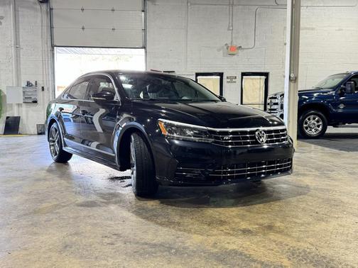 2019 Volkswagen Passat 2.0T R-Line