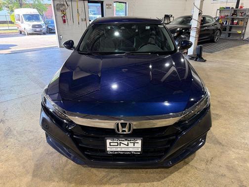 Still Night Pearl 2018 Honda Accord Touring