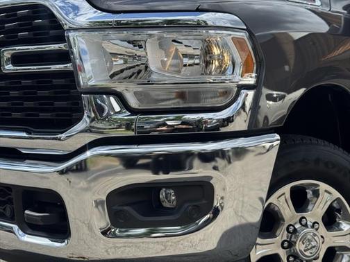 2022 RAM 2500 Big Horn Crew Cab 4x4 6'4' Box