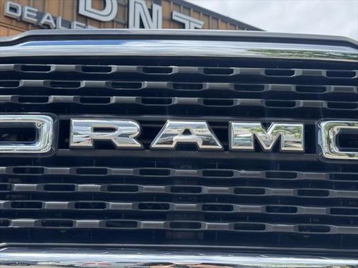 2022 RAM 2500 Big Horn Crew Cab 4x4 6'4' Box