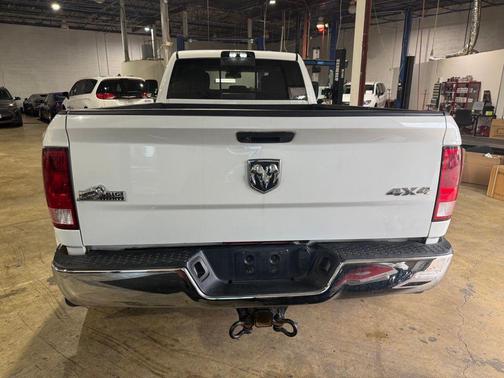 Bright White Clearcoat 2018 RAM 3500 Big Horn Crew Cab 4x4 8' Box