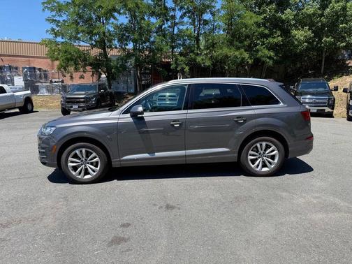 Gray 2019 Audi Q7 55 Premium Plus