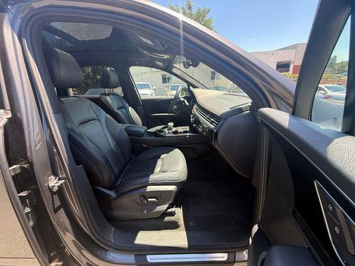Gray 2019 Audi Q7 55 Premium Plus