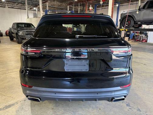 Black 2019 Porsche Cayenne Cayenne