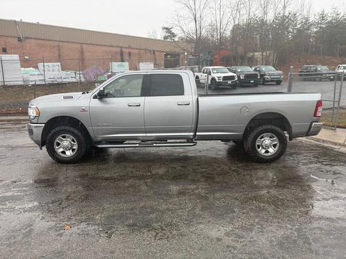 2020 RAM 2500 Big Horn Crew Cab 4x4 8' Box