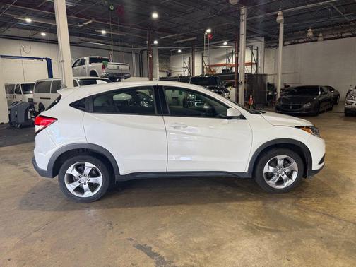 White 2020 Honda HR-V LX