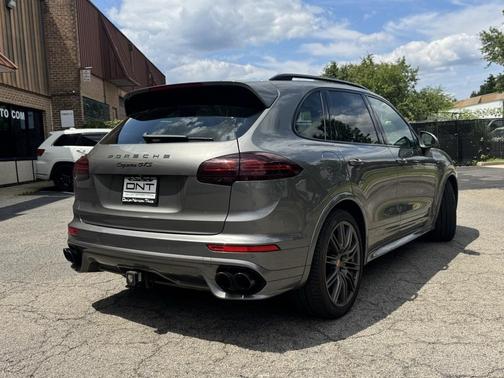 2016 Porsche Cayenne GTS