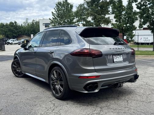 2016 Porsche Cayenne GTS