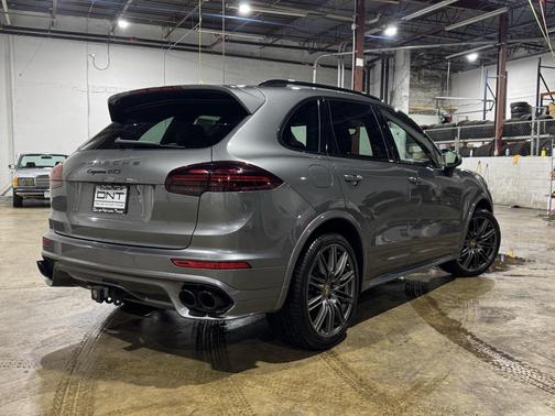 2016 Porsche Cayenne GTS