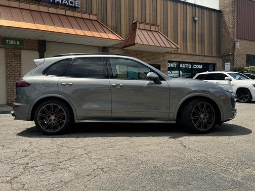 2016 Porsche Cayenne GTS